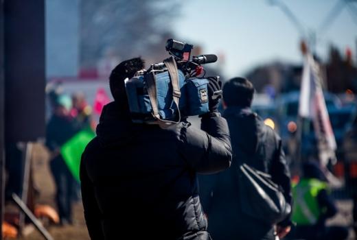 Organizacije za slobodu medija upozoravaju na alarmantan pritisak na Euronews Srbija