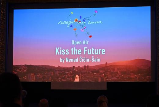 Kiss the Future: Snimci koji čuvaju prošlost