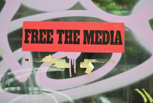 Novinarska udruženja reagovala na verbalne napade gradonačelnika na novinara