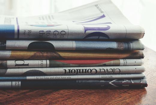 EFJ osudio pritiske na francuske novine i napad na novinarku