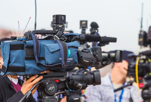 Mediji u Srbiji ponovo naizmjenično prate konferencije kriznog štaba