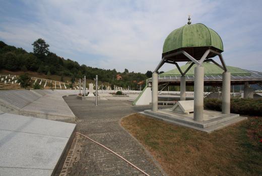 Kandski institut za istraživanje genocida traži da negiranje genocida u Srebrenici bude zabranjeno na Facebooku