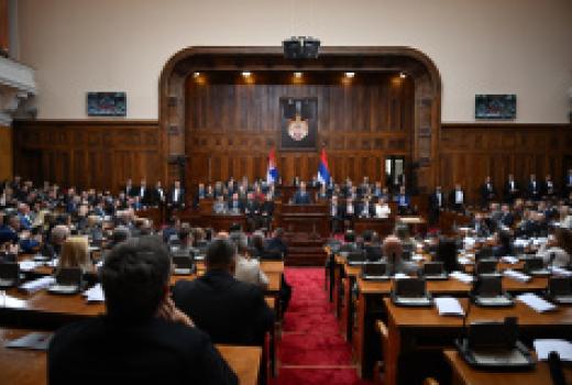 Novinarska udruženja upozoravaju na netransparentan proces izmjena medijskih zakona u Srbiji