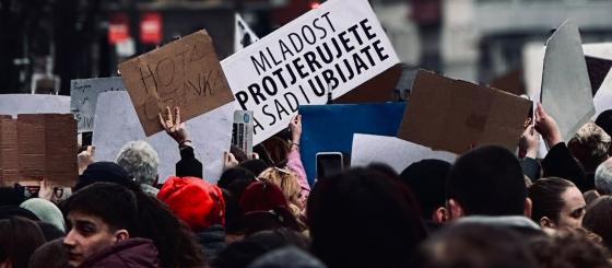 Anonimni portali koriste tragičnu nesreću kako bi generisali klikove pomoću AI fotografija